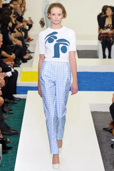 Look 32